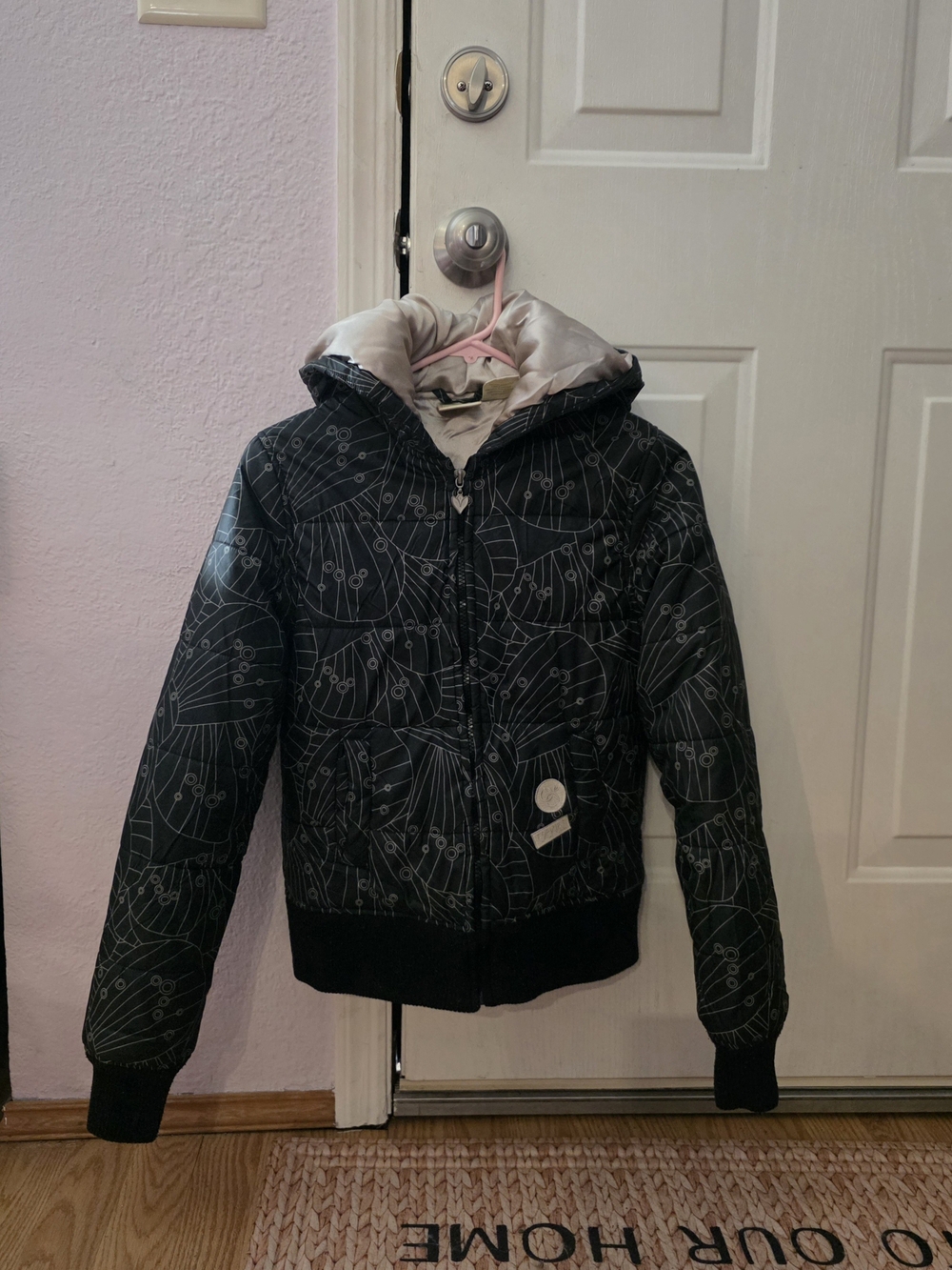 New- Ezekiel Black Patterned Hooded Puffer Jacket for Womens Small